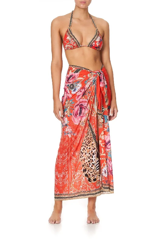 Today's Special LONG SARONG AND THE QUEEN WORE RED