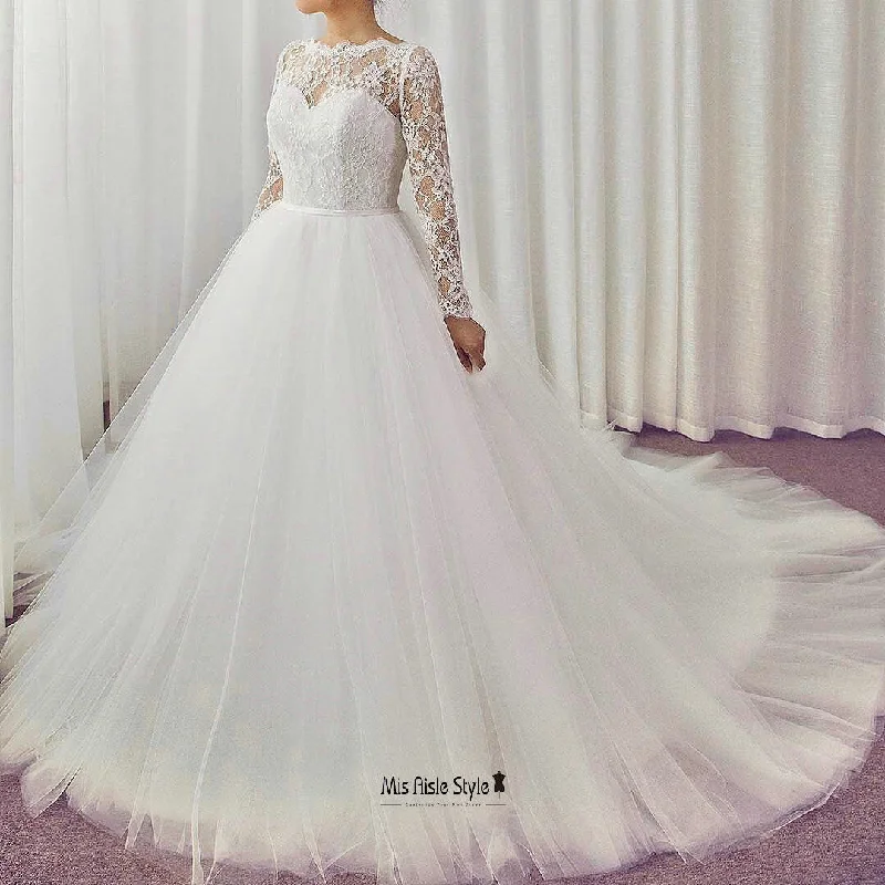 form-fitting dressLong Sleeve Ball Gown V-back Wedding Dress