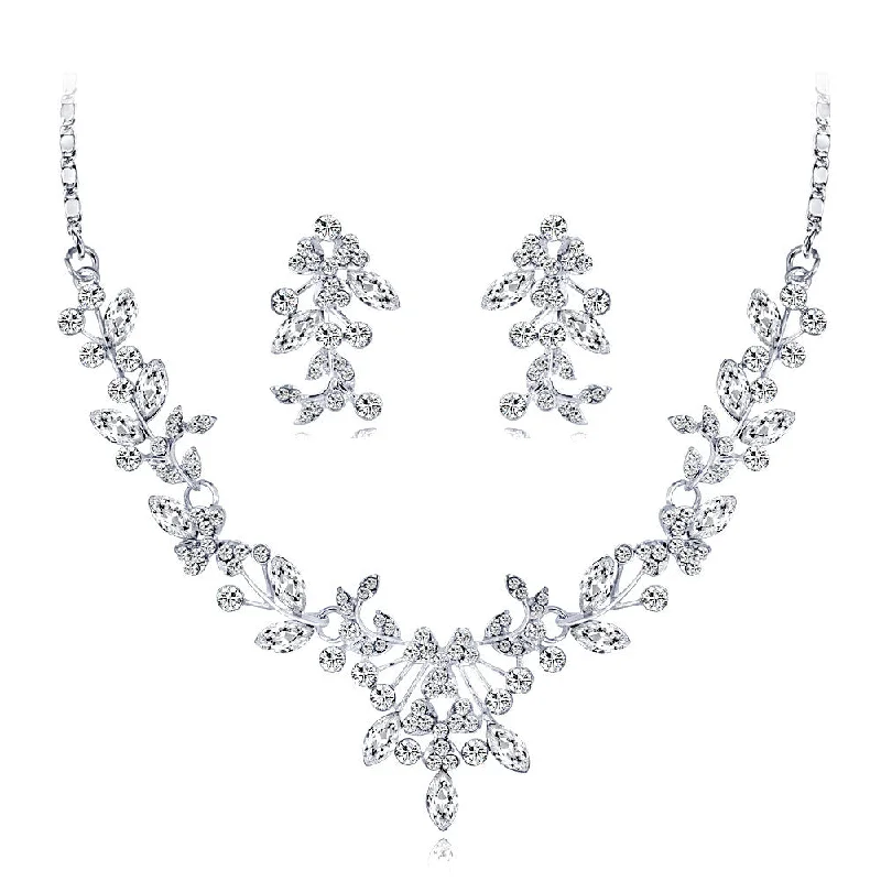 Markdowns printed dressprinted dressBridal wedding accessories Upscale crystal and diamond bridal accessories set 574805330964 Markdowns printed dressprinted dressBridal wedding accessories Upscale crystal and diamond bridal accessories set 574805330964