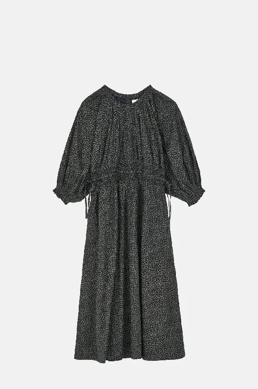 Limited Availability fashionable fitness sweatshirtCarola Dress Eline Print Black/Beige Limited Availability fashionable fitness sweatshirtCarola Dress Eline Print Black/Beige